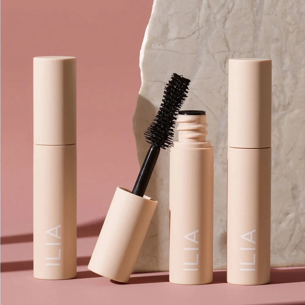 [NWT] ILIA Mini Fullest Volumizing Mascara Classic Black 0.13 oz / 4 ml